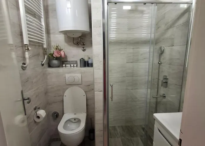 Ruby - Ideal Rest Spot After Exploring